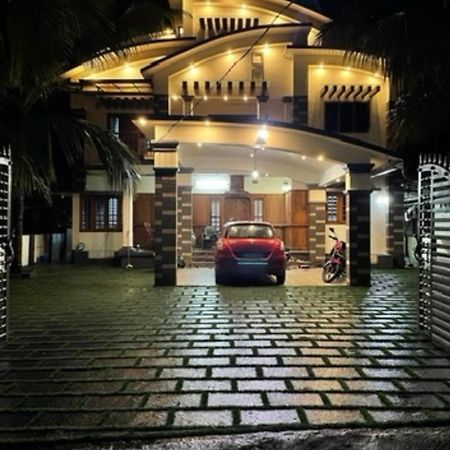 Happy Homes - Thundathil Tiruvalla Exterior foto